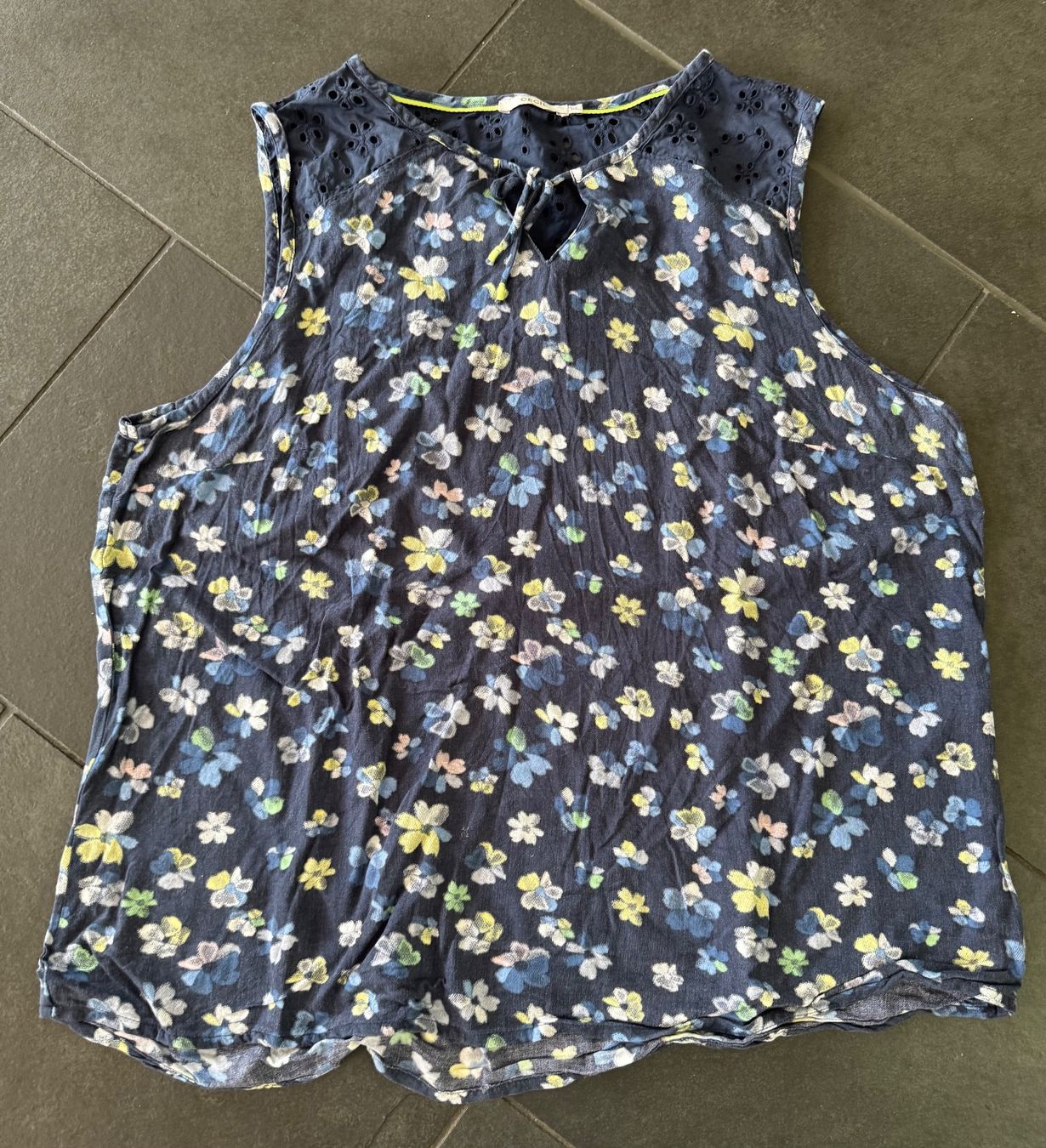Top: Cecil Top XL 100% Viskose – Usato da Balsthal venduto da flu33