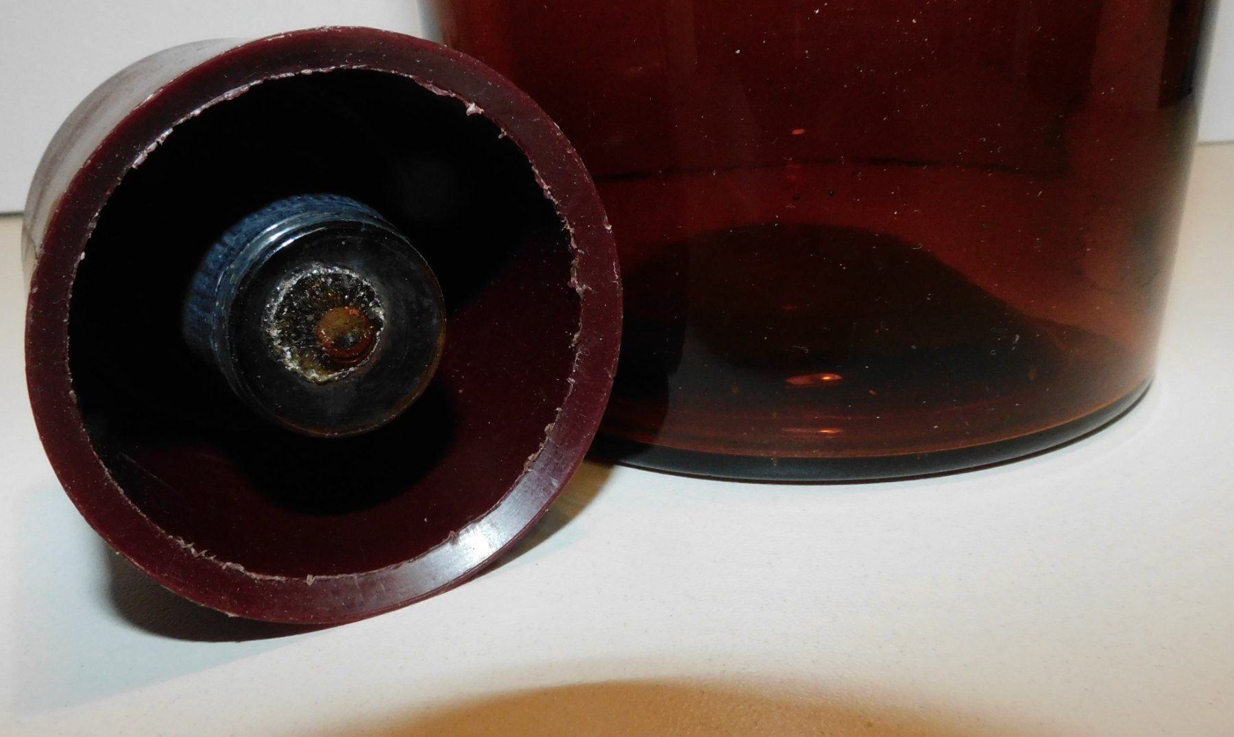 Laborzubehör: Apotheker Flasche antik 1 liter   mit Bakelit Deckel – Gebraucht aus Sursee von 76 1