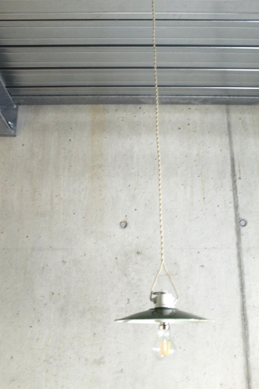 Kronleuchter & Deckenlampen: INDUSTRIEDESIGN - JUGENDSTIL - Lampe, Emaille, um 1910 – Gebraucht aus Bern von kultiges 2