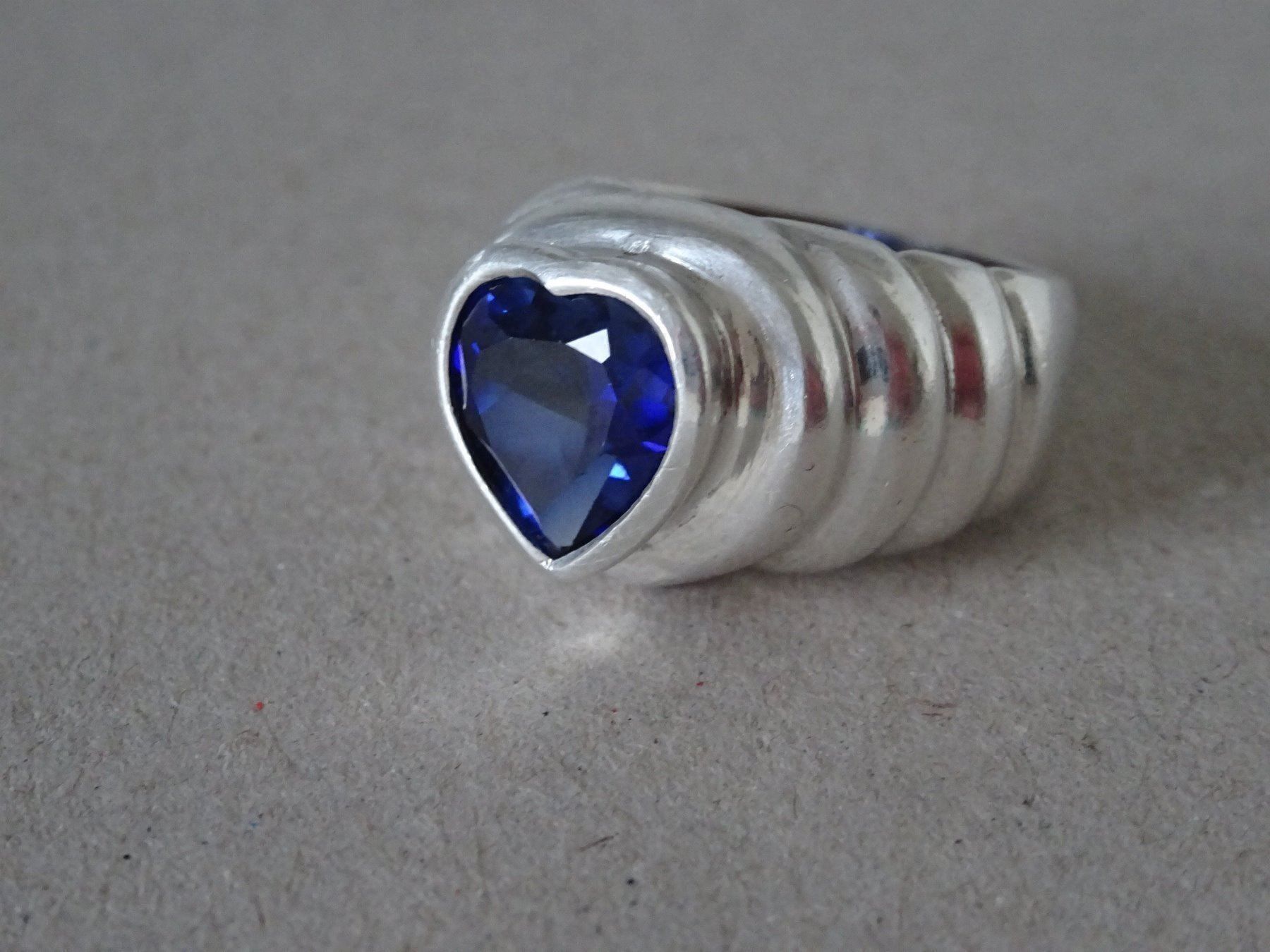 Bagues: Herz  Ring / 925 Silber Gr.56 – D'occasion à Esslingen par eintagammeer