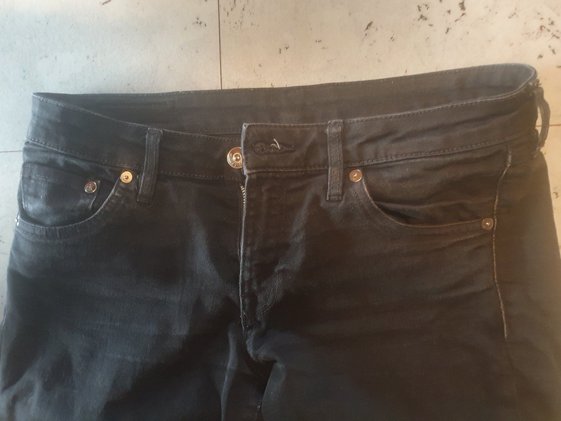 H&M Pantaloni: Jeans – Usato da Moosseedorf venduto da Sonnenschein.. 2