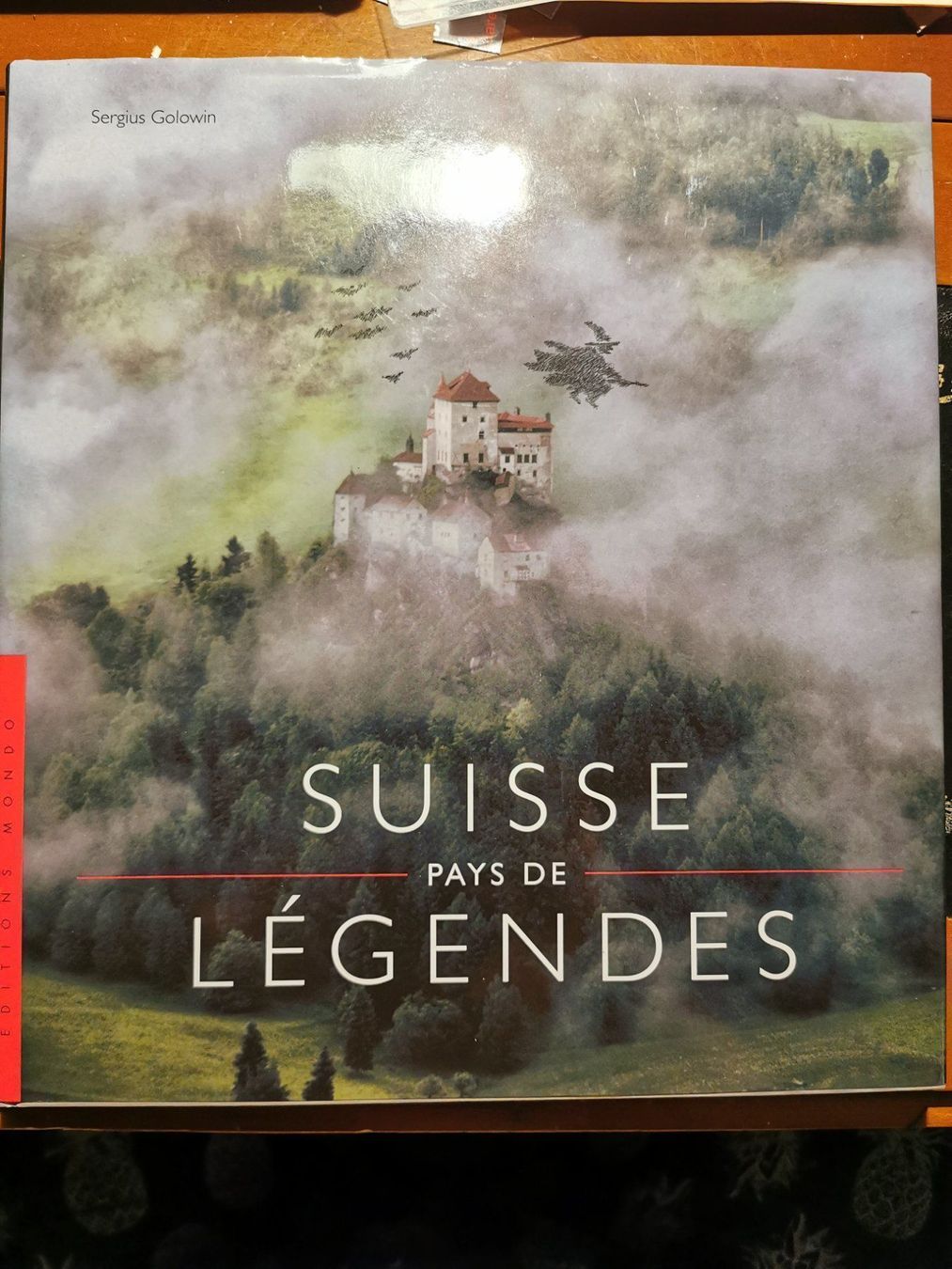 Bücher: Suisse pays de légendes – Gebraucht aus Pailly von jme99