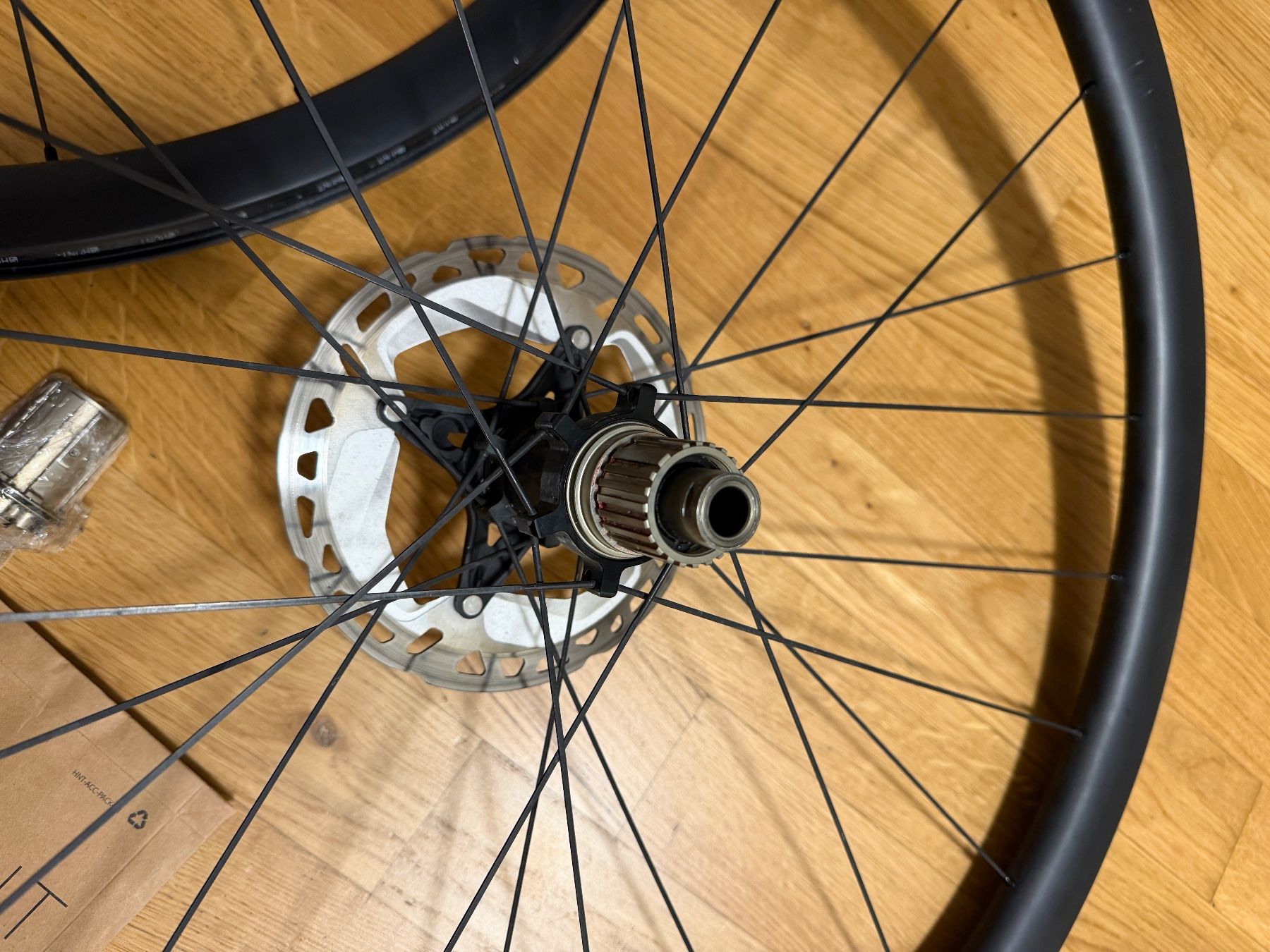 Hunt Pezzi di ricambio: HUNT 35 Carbon Aero Disc Wheelset – Usato da Zürich venduto da ben_t9nw 2