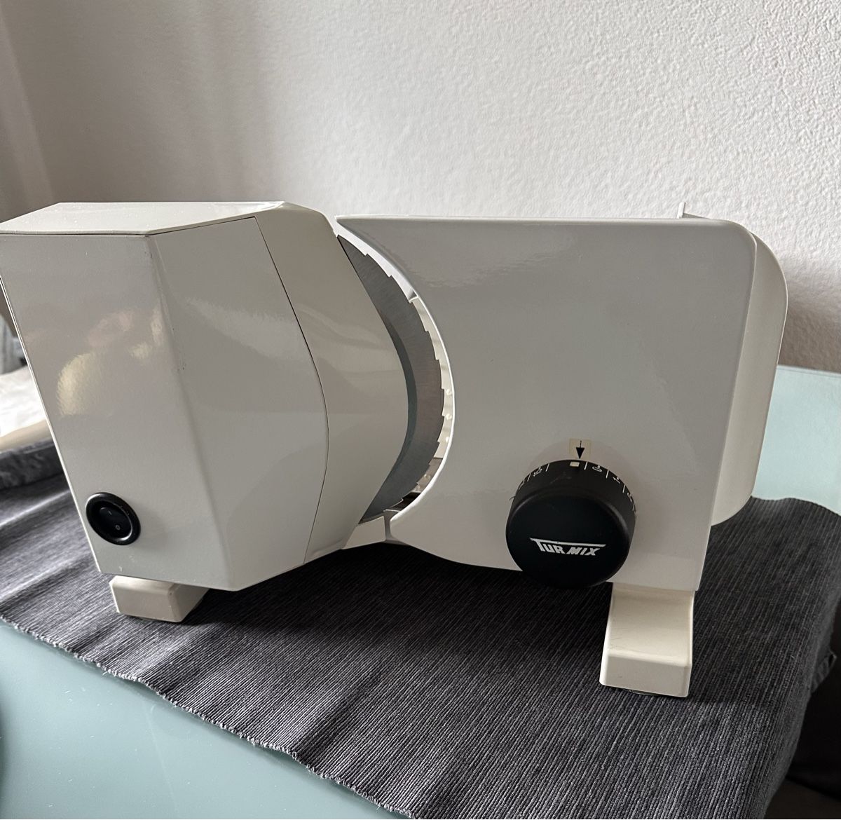 Turmix Küchengeräte: Turmix Aufschnittmaschine weiss – Gebraucht aus Wil SG von millass 2