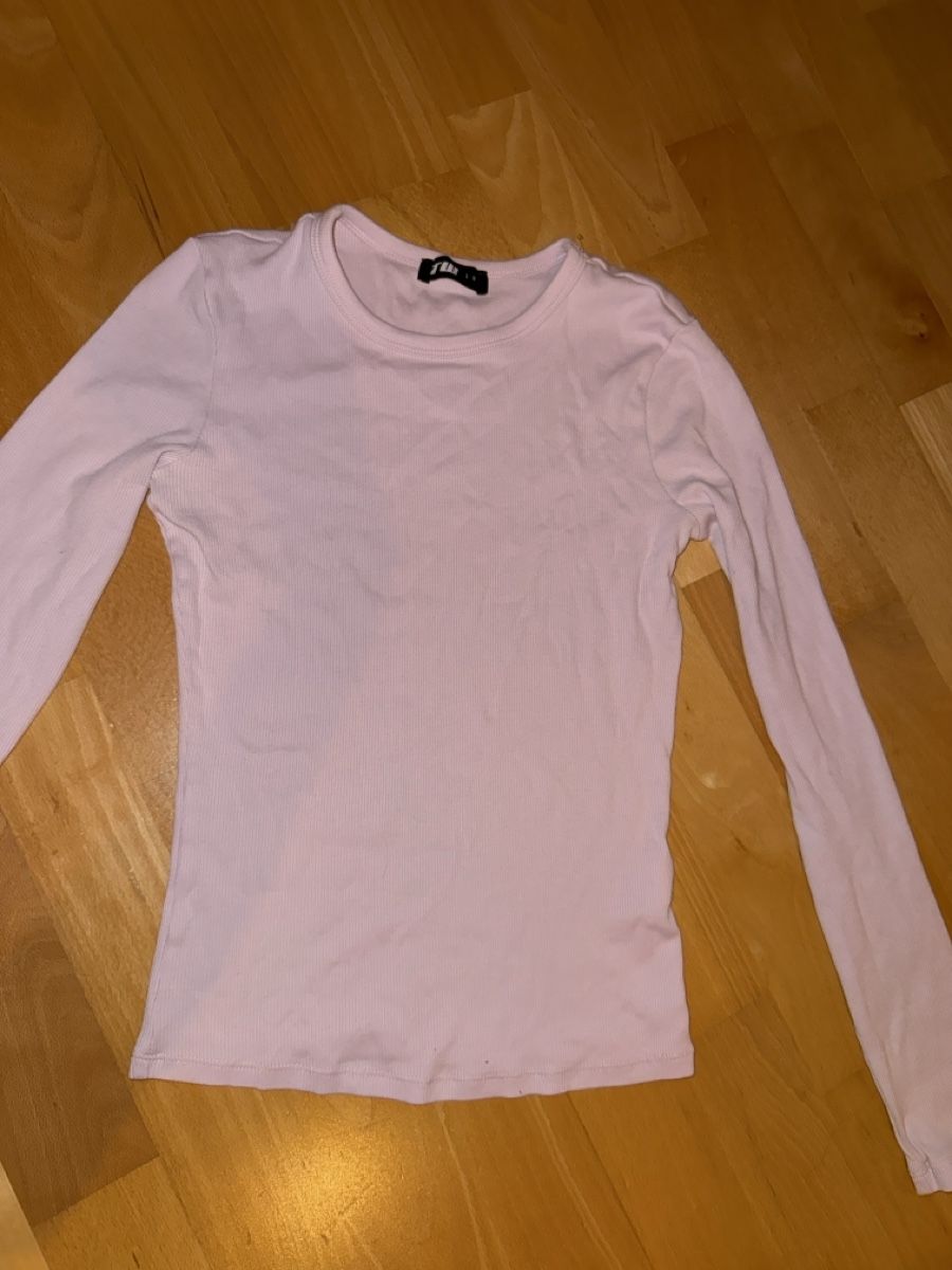 Top: Top Zustand: Basic Langarmshirt, hellrosa, Grösse S! – Usato da Neunkirch venduto da est_ml26