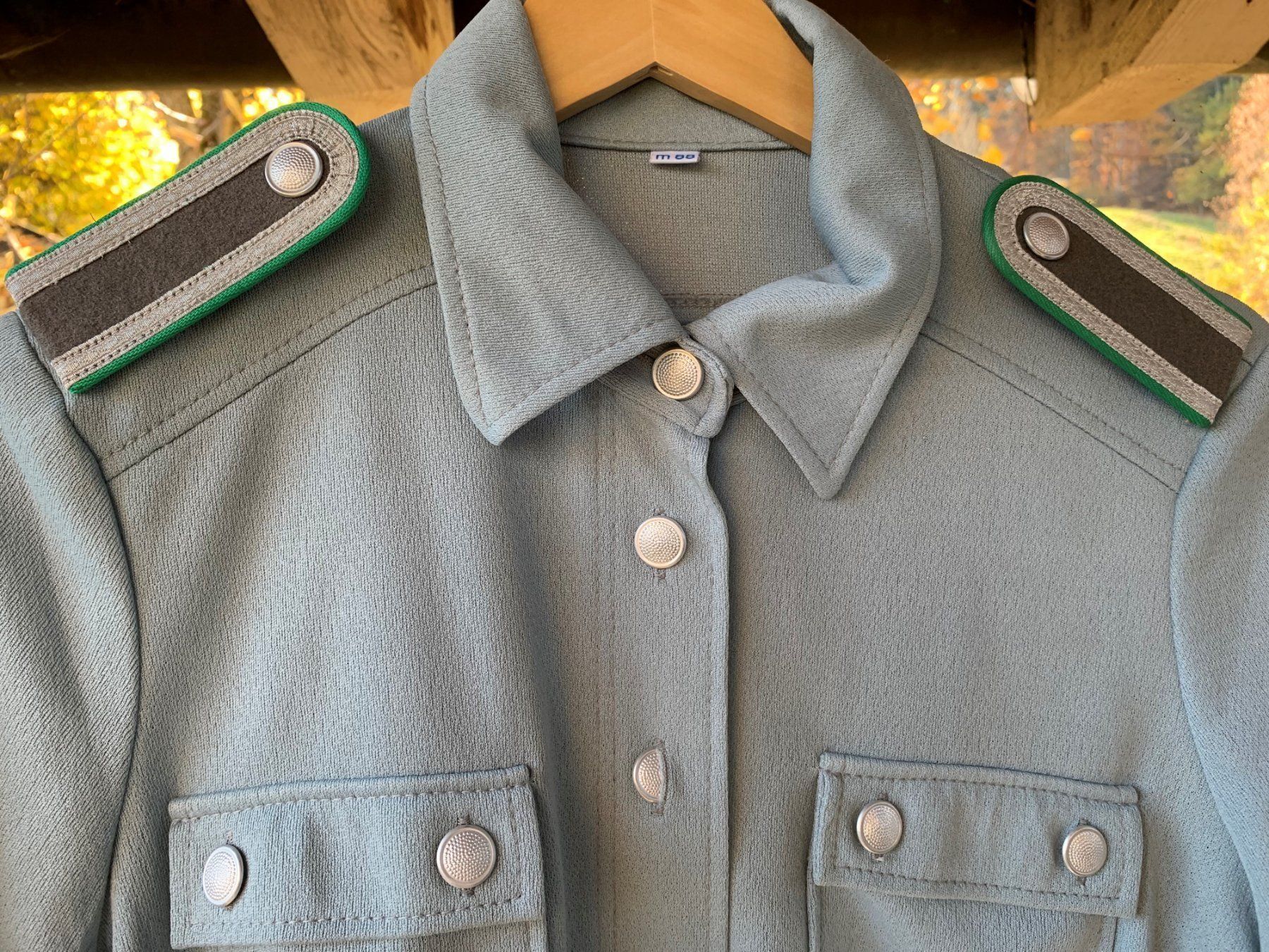 Costumi: Damenuniformkleid Polizei DDR – Usato da Volketswil venduto da zwitsch33 1