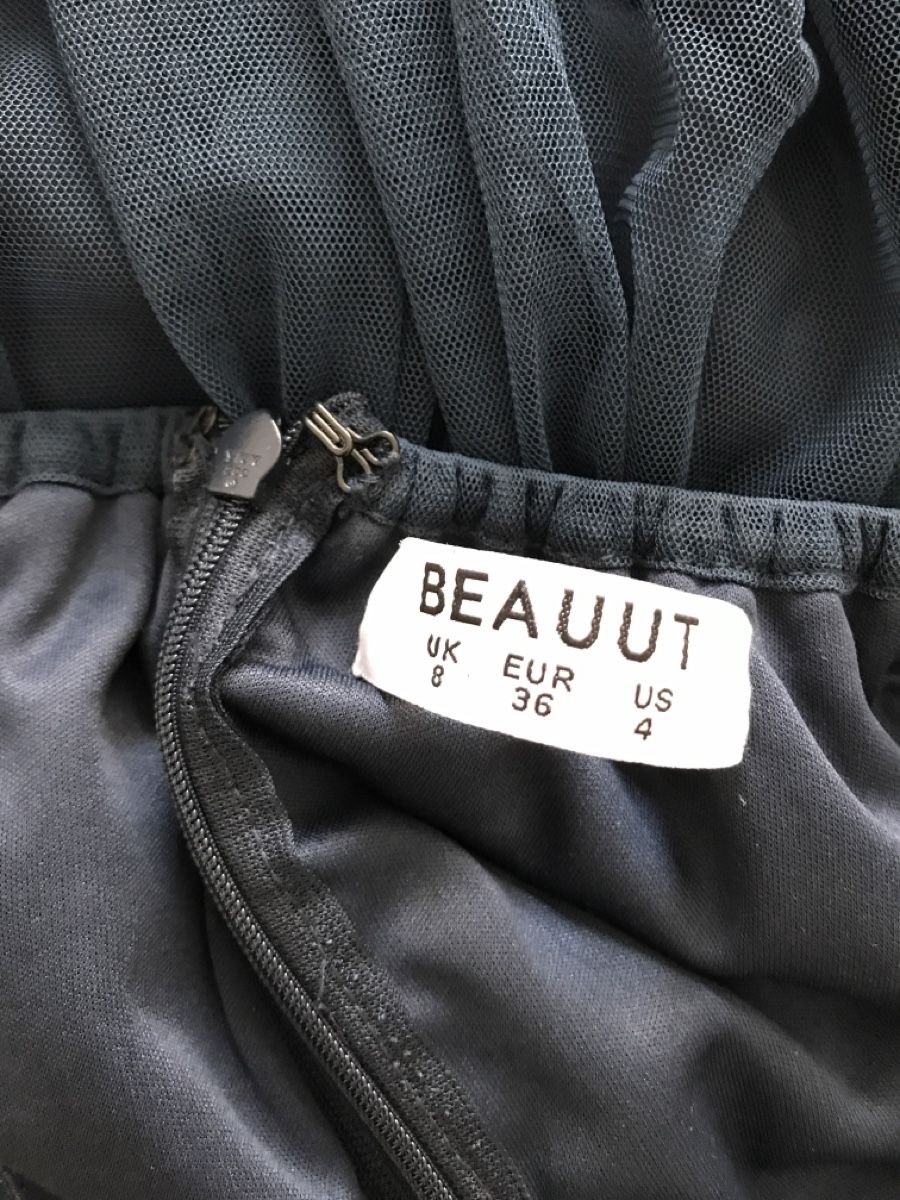 Vestiti: Festkleid dunkelblau Grösse 36 mit Perlen bestickt – Usato da Dübendorf venduto da nela123 6
