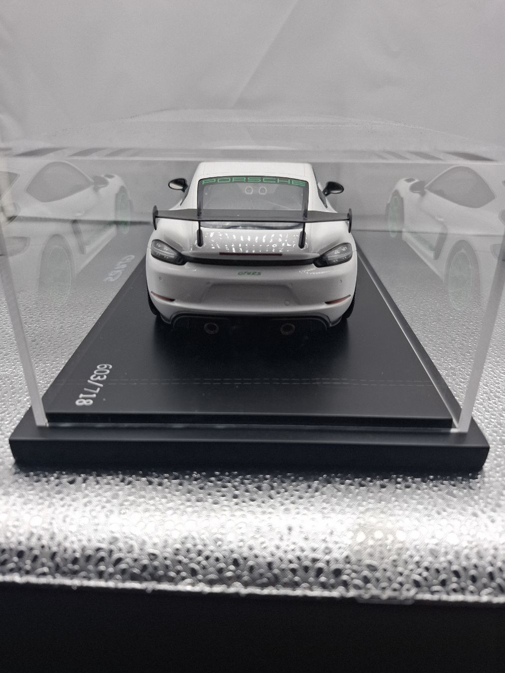 Spark Modellini d'auto: Spark Porsche GT4RS  1:18 – Nuovo (secondo la descrizione) da Gipf-Oberfrick venduto da Edii45 3