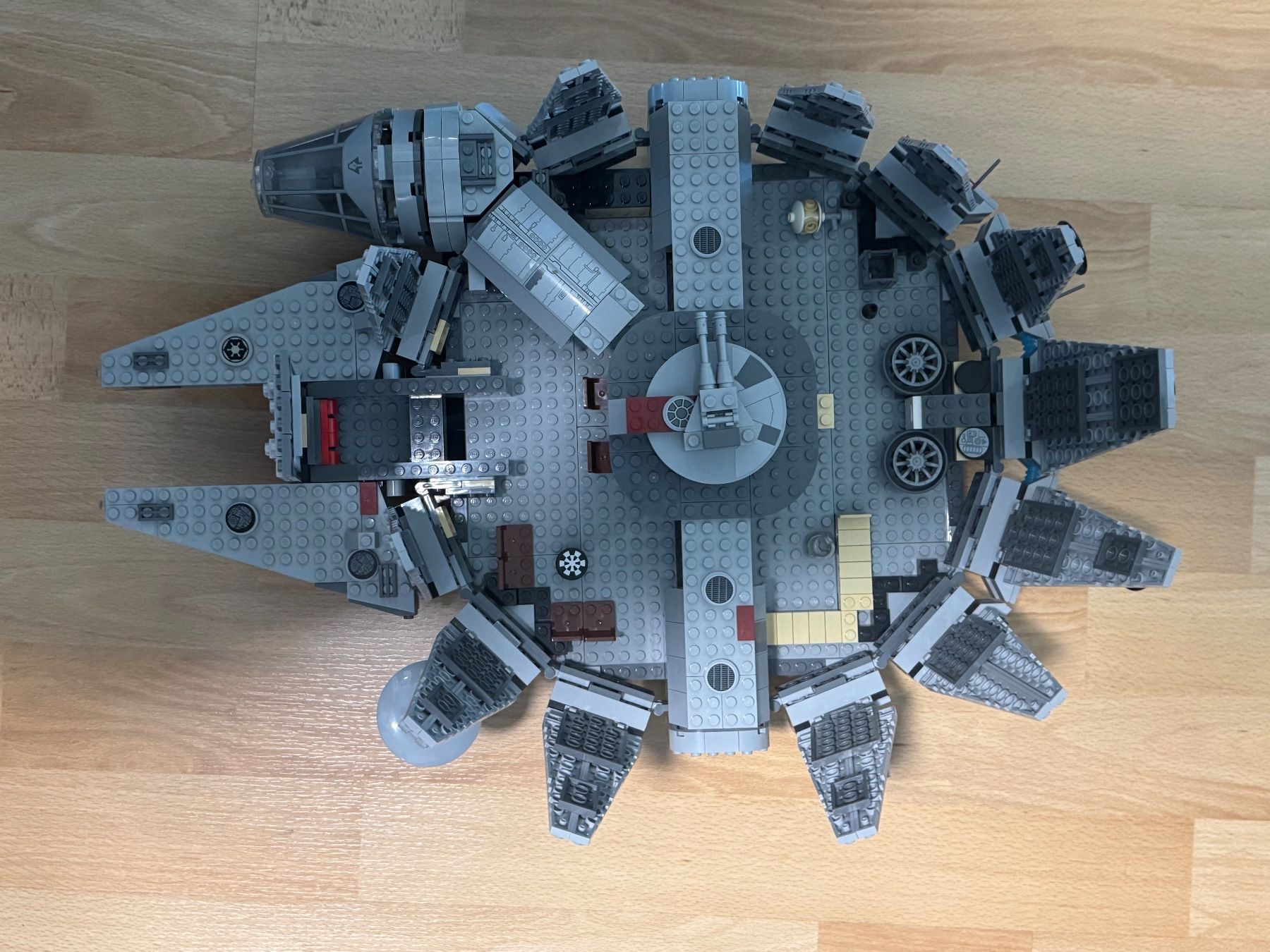 Lego Kit di costruzioni: LEGO Star Wars Millennium Falke 7965 – Usato da Frauenfeld venduto da leg_s7d8 1