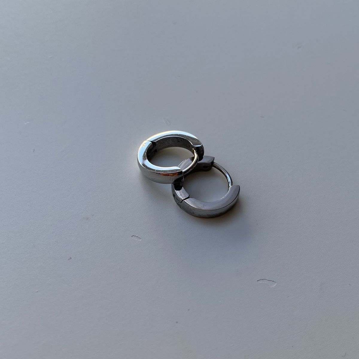 Orecchini pendenti & Orecchini a lobo: Silberne Edelstahl Mini Kreolen – Nuovo (secondo la descrizione) da Givisiez venduto da dor_xb9k 1