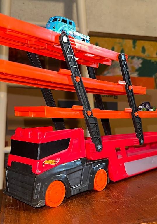 Giocattoli: Hotwheel mega truck – Usato da Kriens venduto da aneja 1
