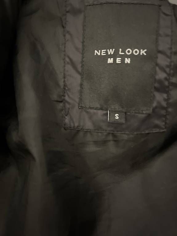 Giacche: Schwarze Daunen Jacke – Usato da Luzern venduto da tro_b2v6 1