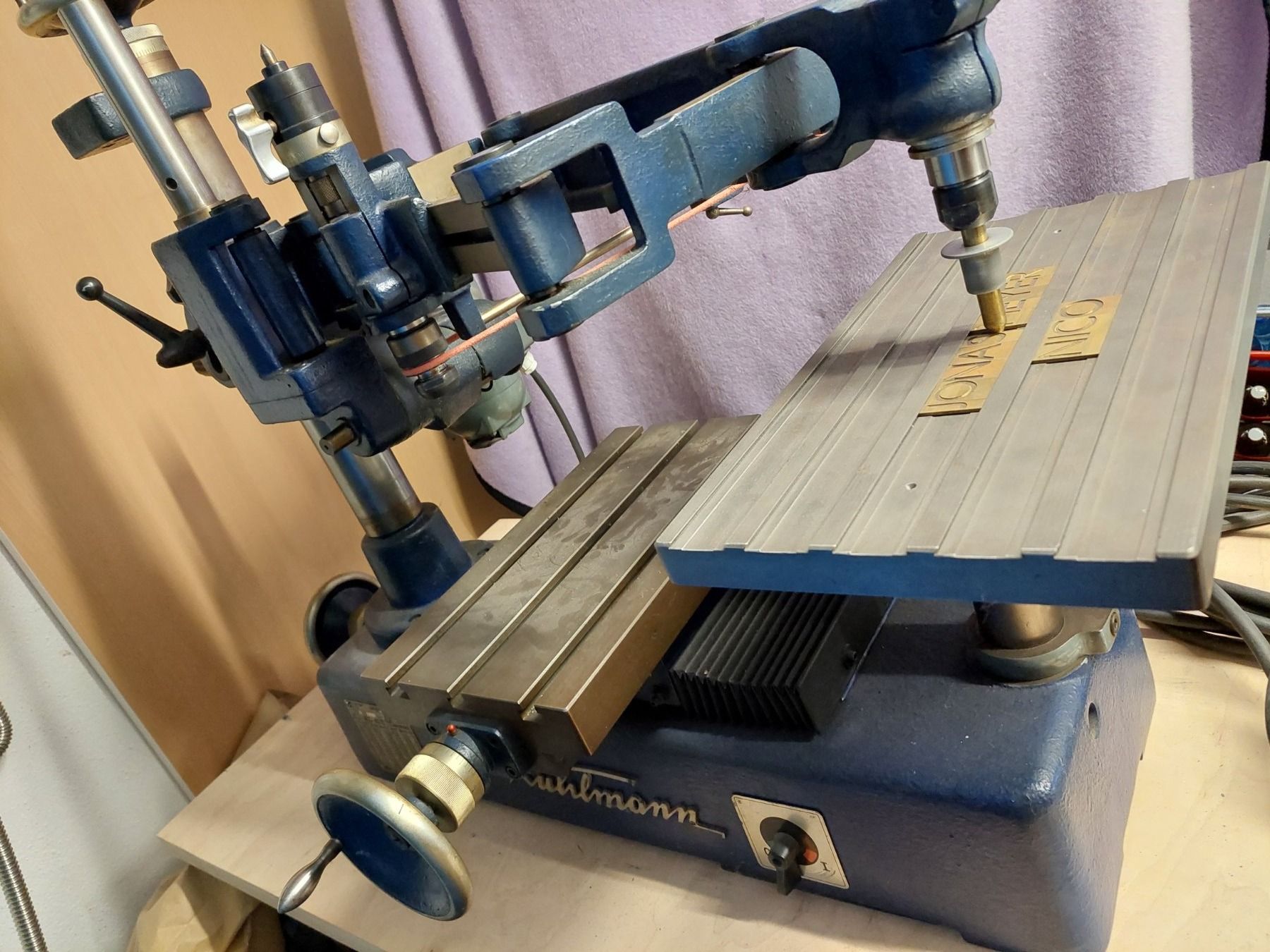 Alle Maschinen: 3-D-Graviermaschine "Kuhlmann" – Gebraucht aus Nürensdorf von  1