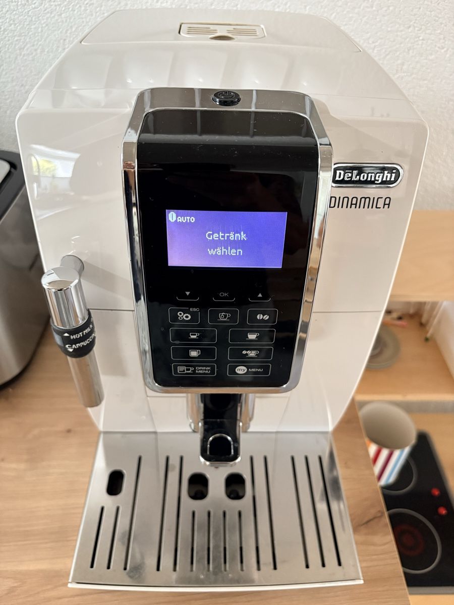 De'Longhi Kaffeemaschinen & Espressomaschinen: DeLonghi Dinamica Kaffevollautomat – Gebraucht aus Werdenberg von tradeSG 1