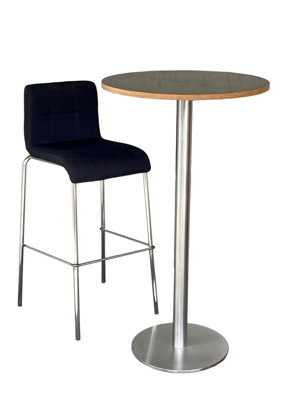 Set di tavolo e panche: Bartisch mit Barhocker – Usato da Meggen venduto da aki_q9k9 1