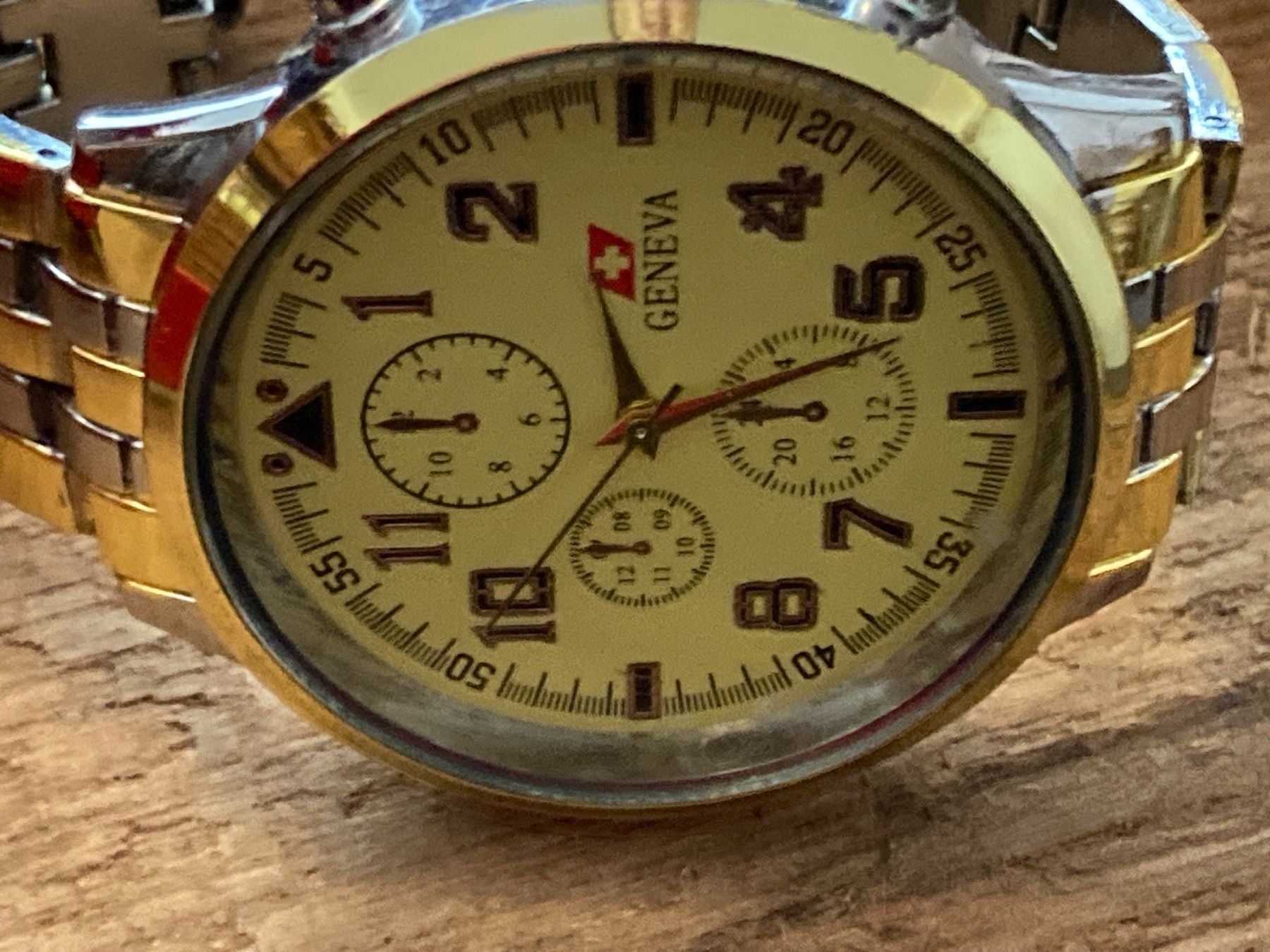 Montres: Genfer Werbeuhr – Neuf (Voir description) à Luterbach par TASTENPLAYER 2