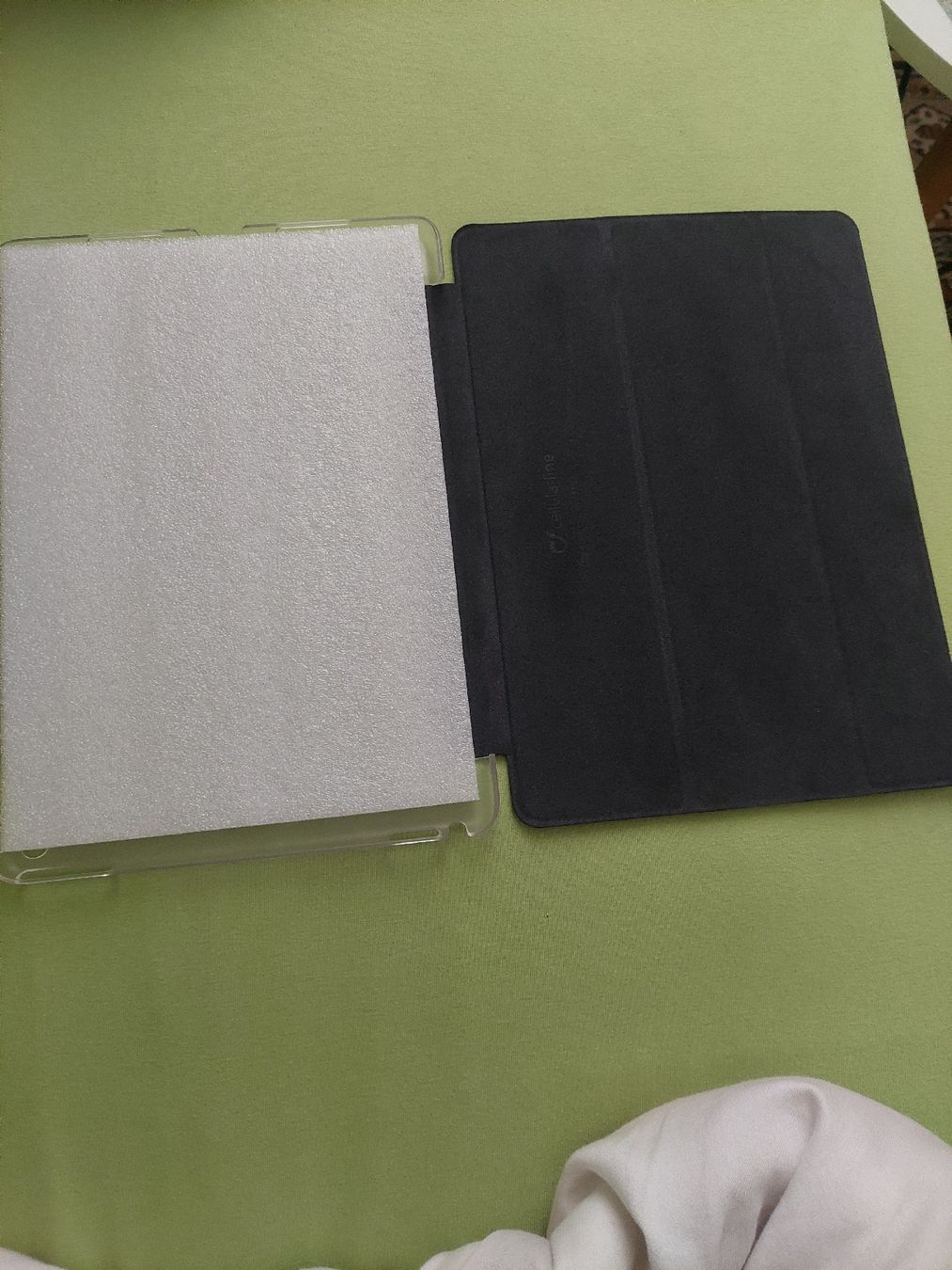Altri accessori: Schutzhülle für iPad - Neu – Nuovo (secondo la descrizione) da Luzern venduto da M.Ai 1