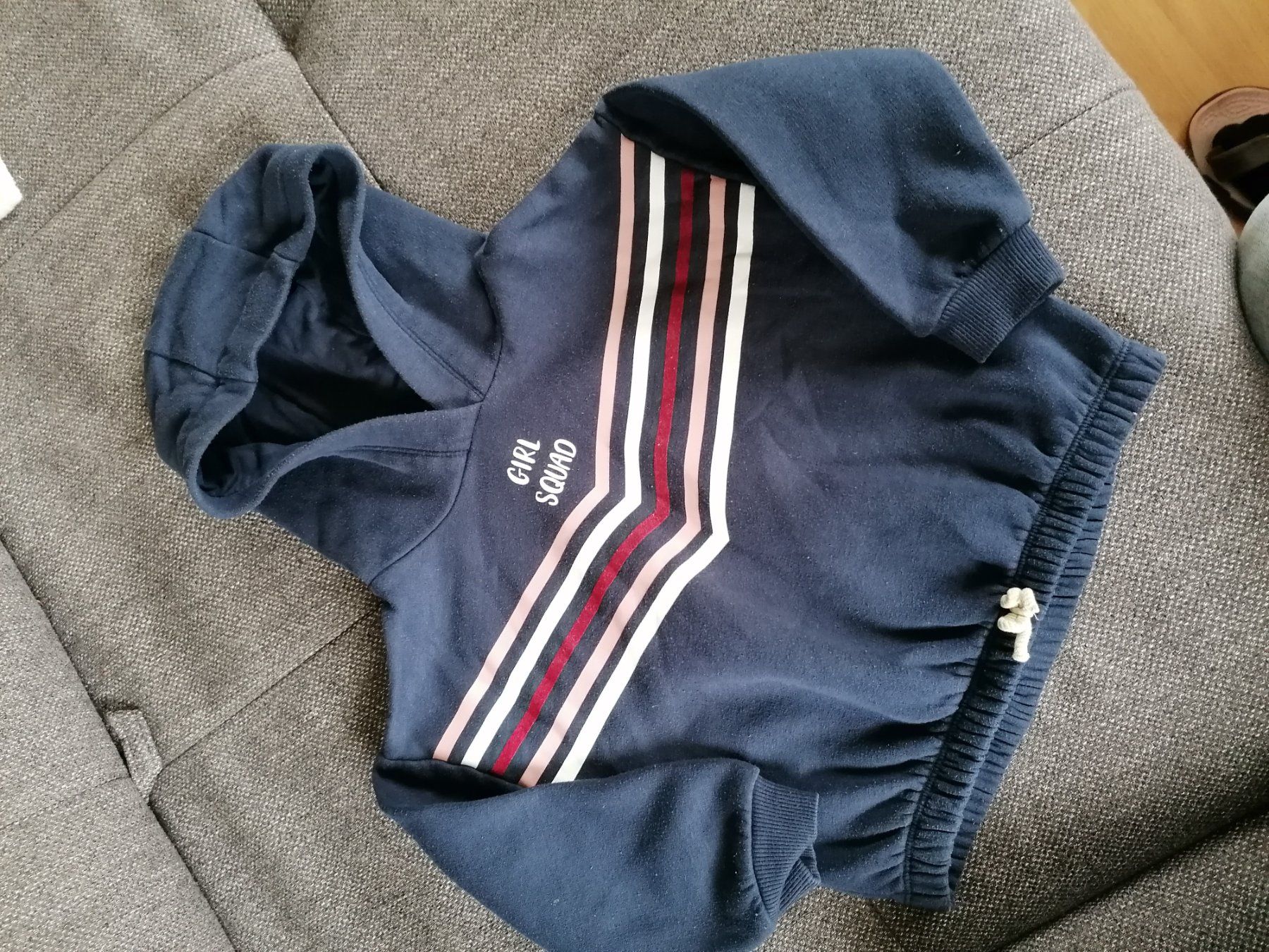 Maglioni & Felpe: Pullover / Hoodie Gr. 116 – Usato da Büttikon AG venduto da Amineah
