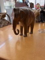 Holz Elefant Figur handgeschnitzt guter Zustand