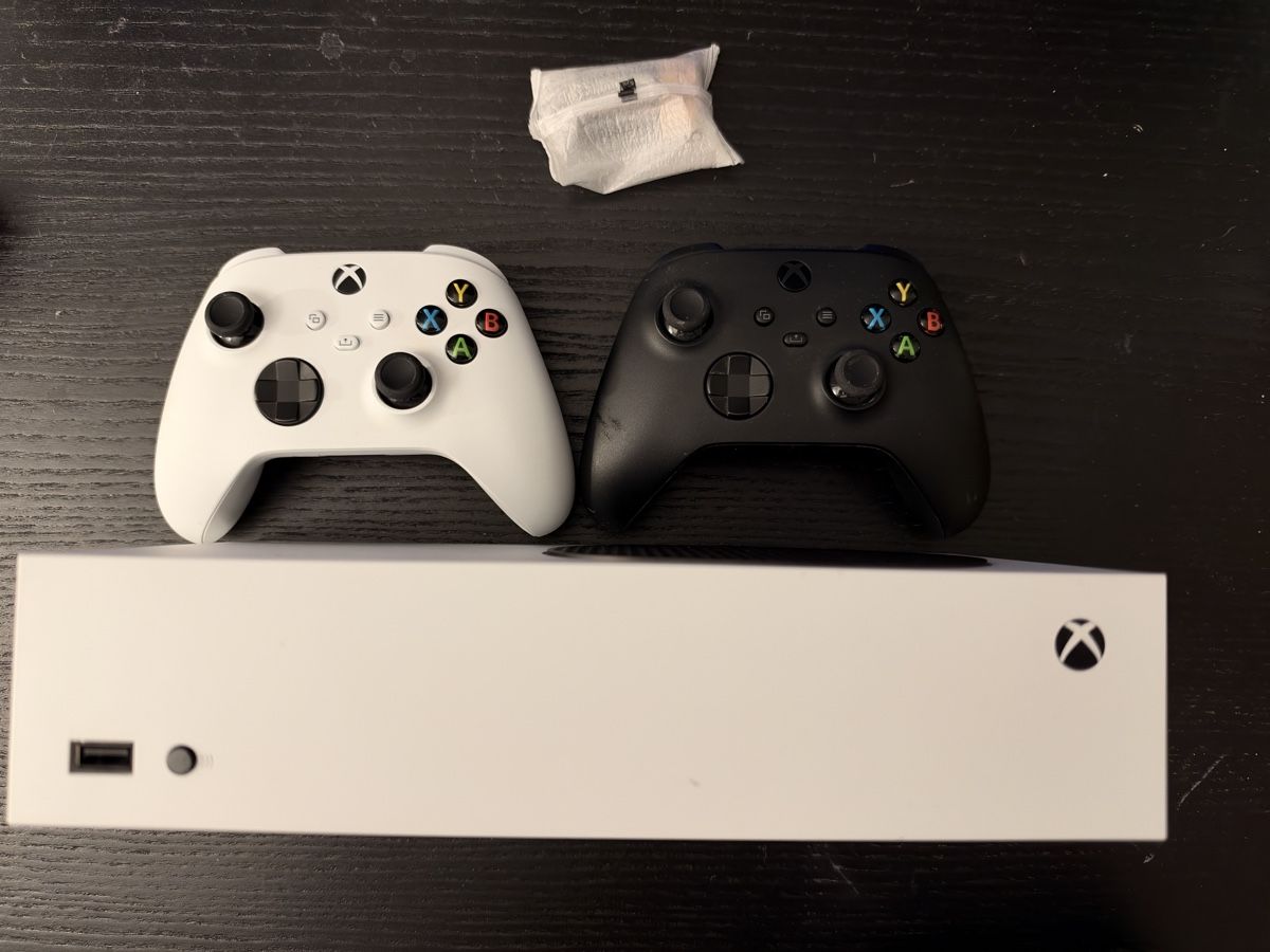 Microsoft Konsolen: XBox Series S 512GB - 2 Controller – Gebraucht aus Döttingen von er_amg_02 3