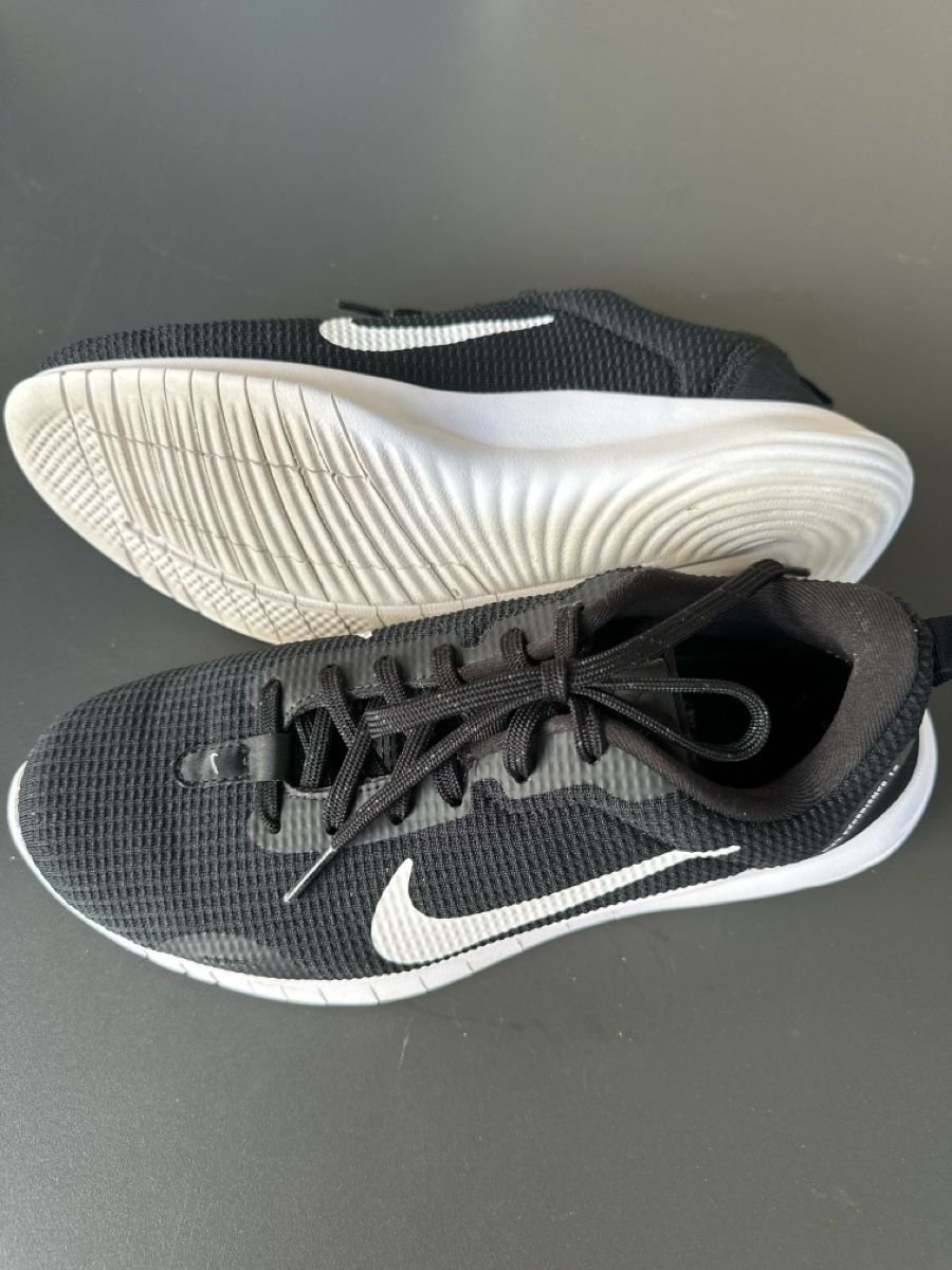 Asics Chaussures femmes: Asics+Nike Turnschuhe Gr.40 – D'occasion à Davos Platz par Anakonda1 3