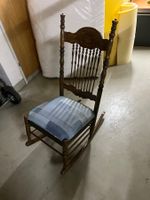 Antiker Schaukelstuhl Kolonialstil