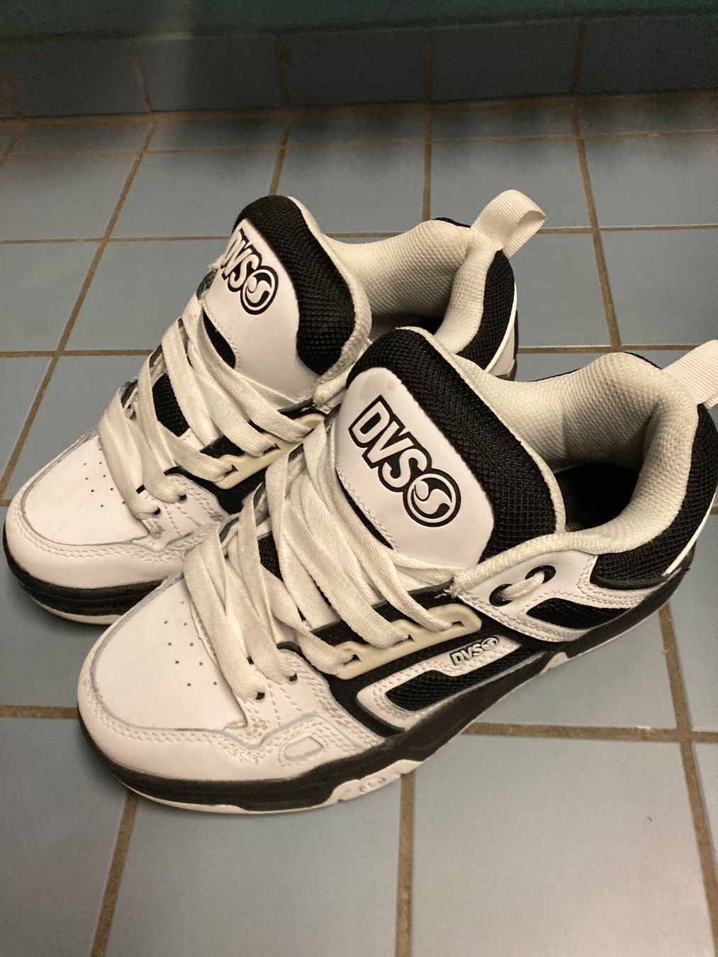 Chaussures hommes: DVS Skater Schuhe Grösse 37 – Neuf (Voir description) à Zürich par Frangipan23 1