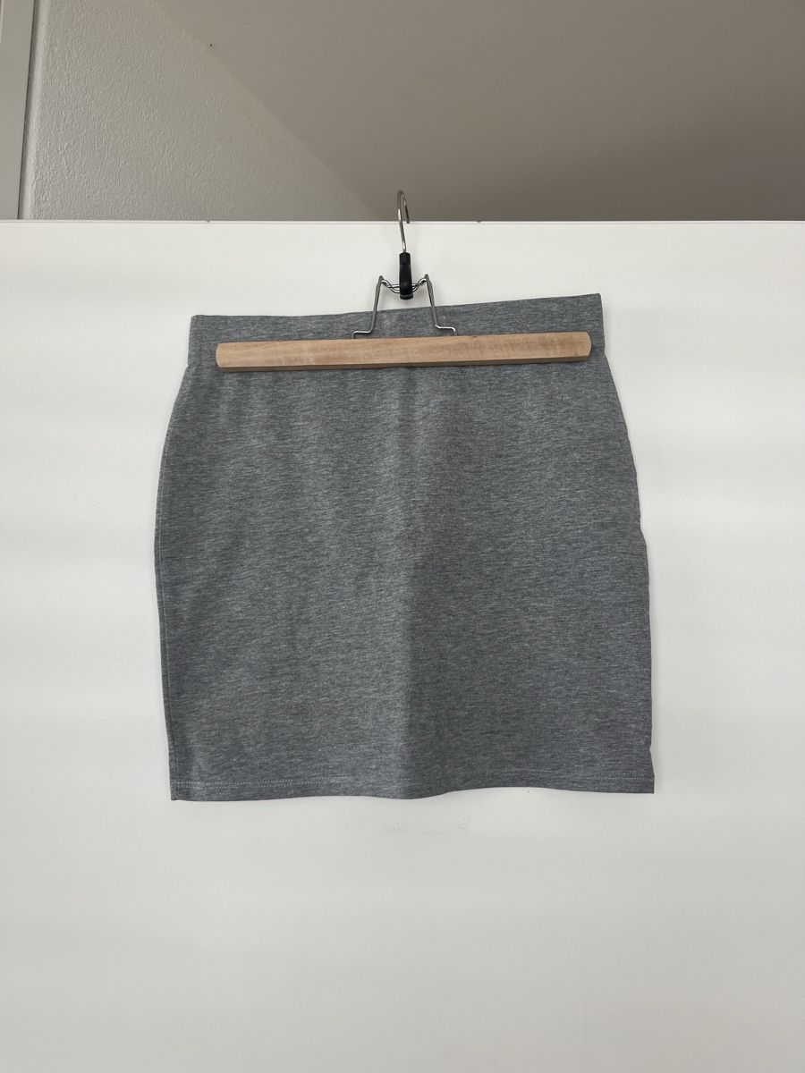 H&M Gonne: Jupe courte grise – Usato da Neuchâtel venduto da Ariane_vn00