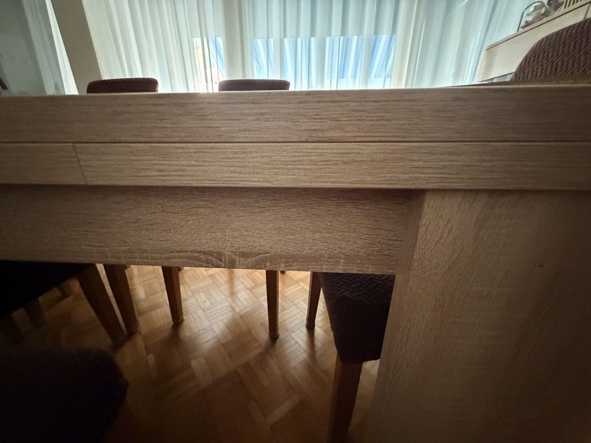 Set di tavolo e panche: Esstisch mit 6 Stühlen, Holzoptik, moderne Abdeckungen – Usato da Trimbach venduto da Schwaenchen 2