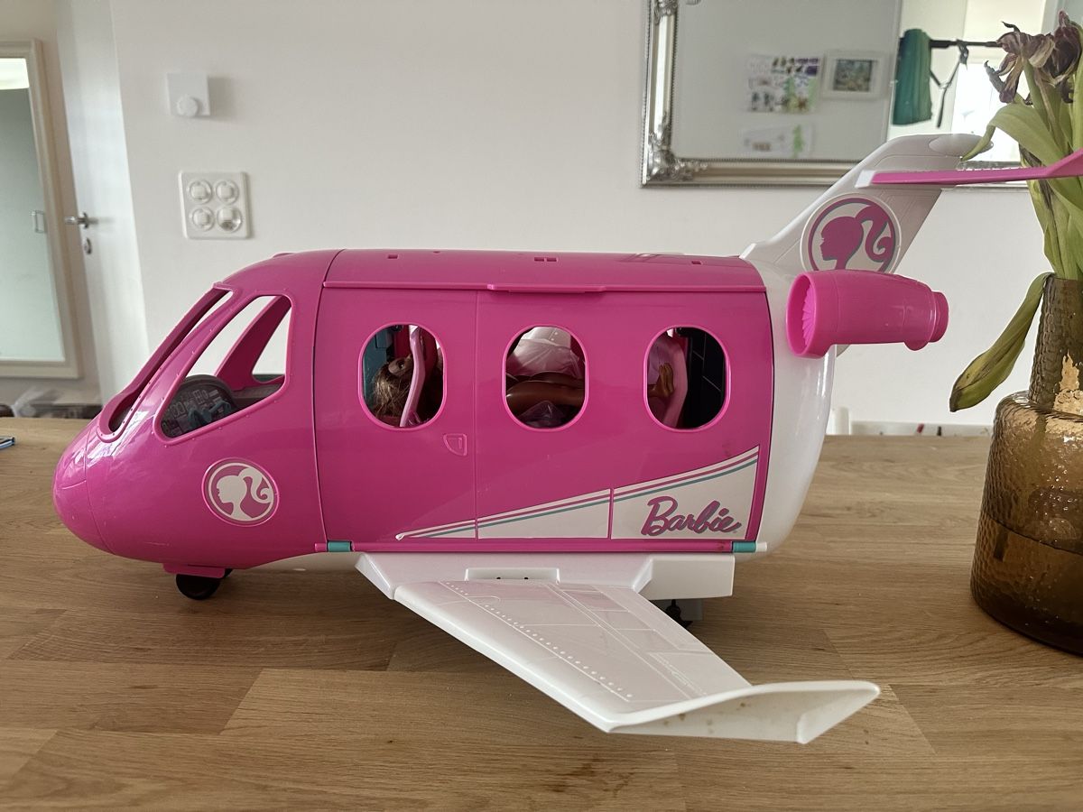 Puppen: Barbie Flugzeug mit Pilotin – Gebraucht aus Zürich von Essences 2