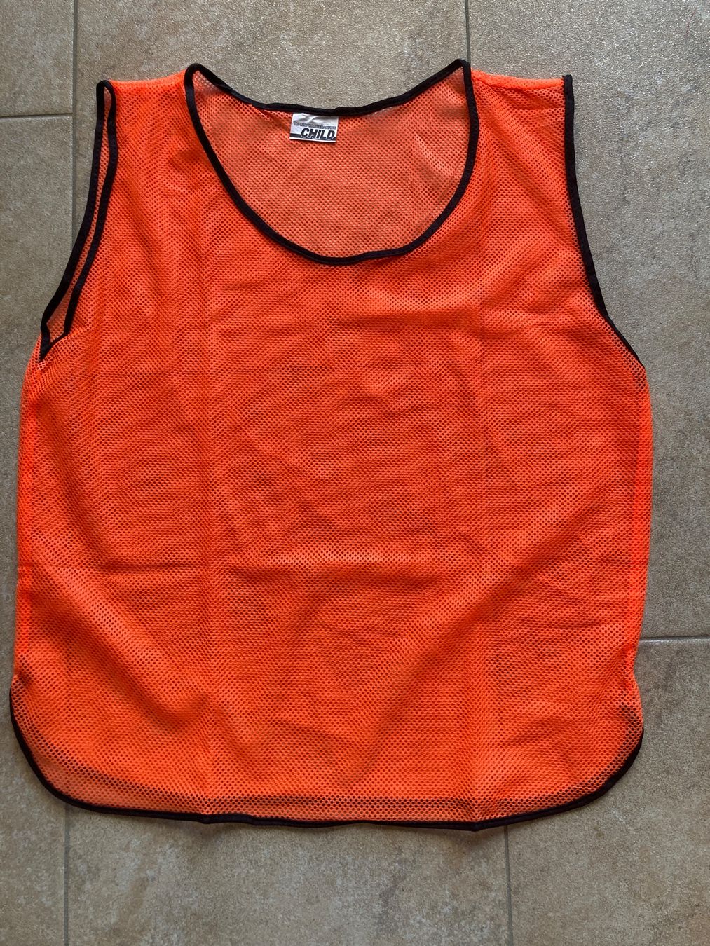 Leibchen & Hosen: Trainingsleibchen/Überziehtrikot 2x Kinder, orange – Neu und originalverpackt aus Gelterkinden von froggy80 1