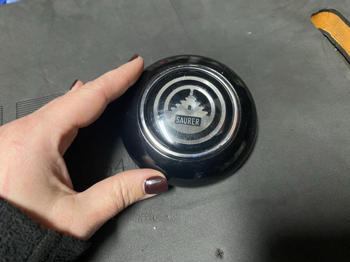 Saurer Tutti pezzi di ricambio auto: Saurer Oldtimer Hupenknopf, Durchmesser ca.19cm – Usato da Edlibach venduto da Kiwi610 3