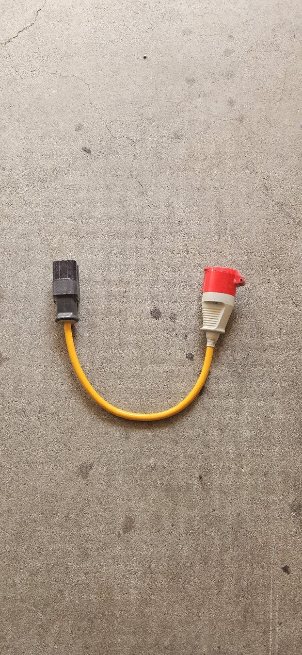 Unità & Adattatore: 5 Polige Übergangsstecker J15/ Type 15 – Usato da Nürensdorf venduto da salibeer