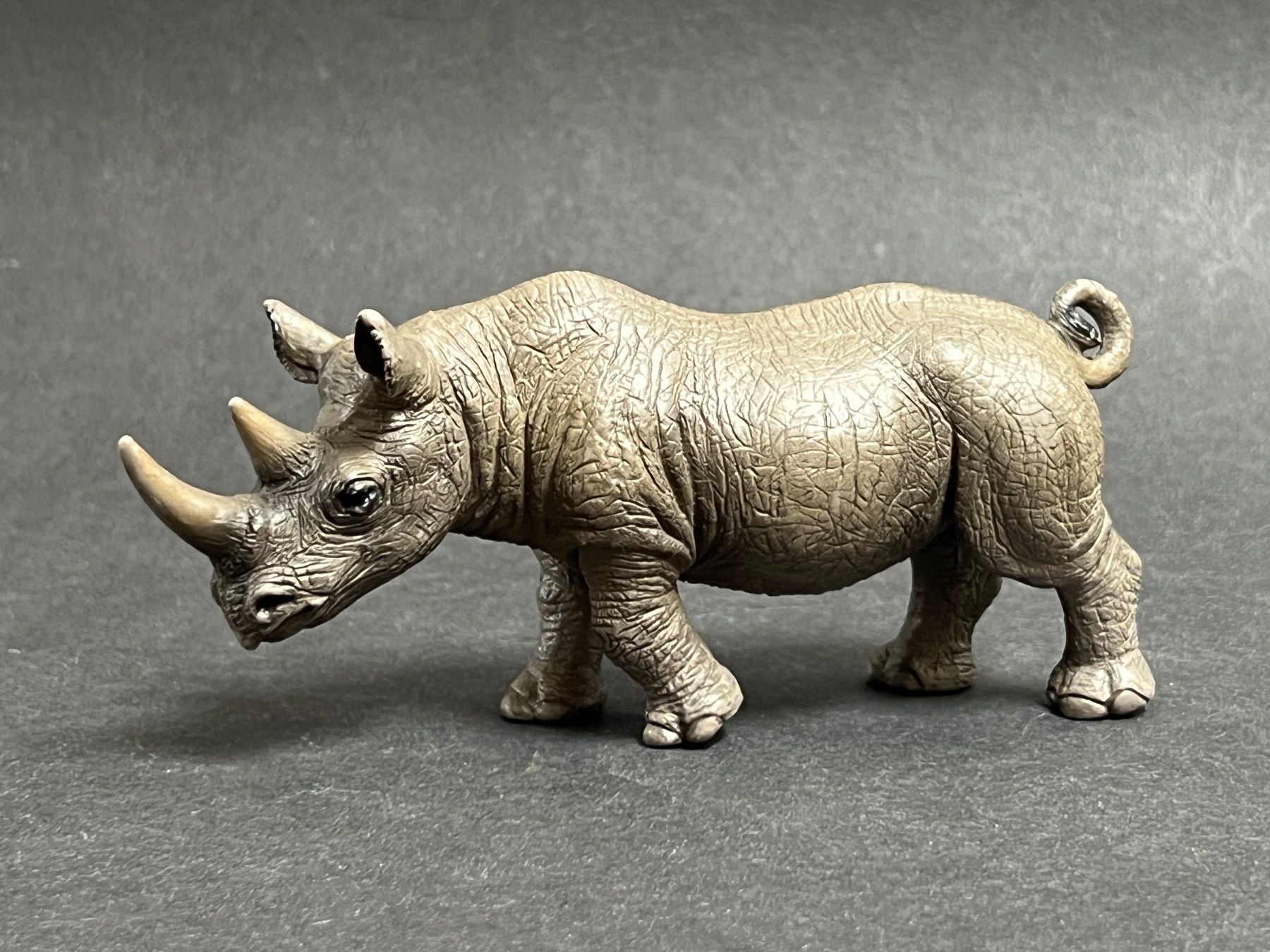 Schleich Statuette: Schleich Spitzmaulnashorn Nashorn Tier – Usato da Ennetbaden venduto da mapa05 4