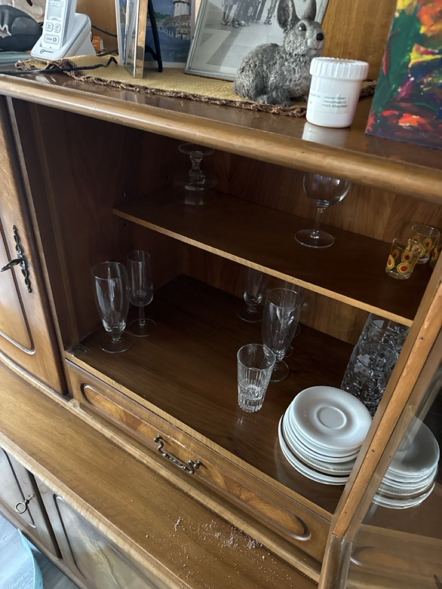 Buffets: Buffet Schrank Massivholz gebraucht – D'occasion à Mörschwil par cyr_9bcm 3