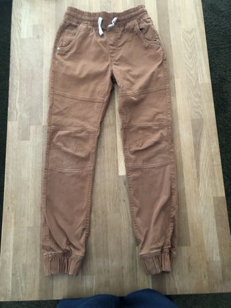 Hose braun Yigga Gr. 152