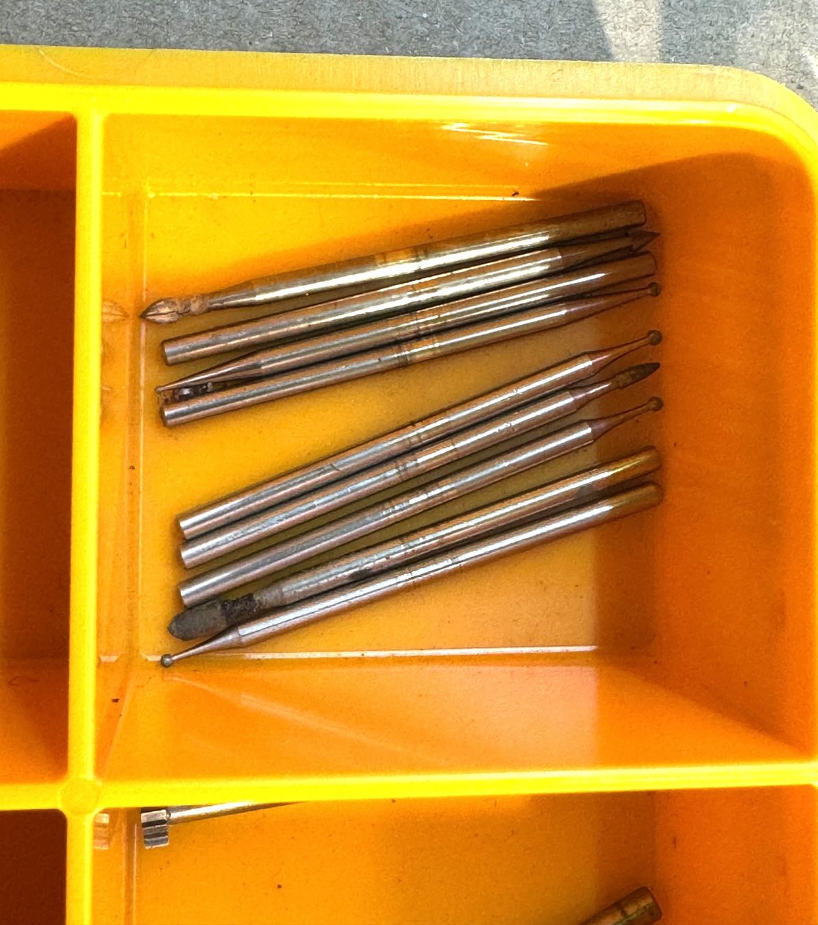 Tutti gli attrezzi: Assortiment d'accessoires pour modélisme – Usato da Tatroz venduto da DanielCut 1