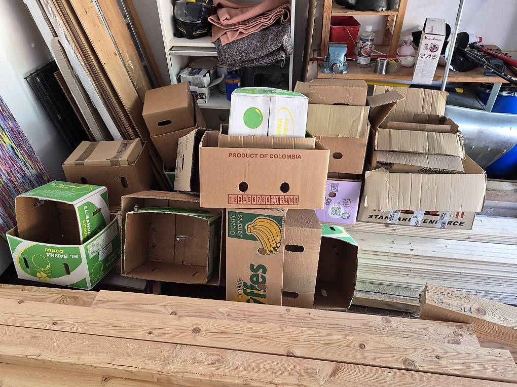 Cartoni: Cartons  – Usato da Arzier-Le Muids venduto da hbe_r52n