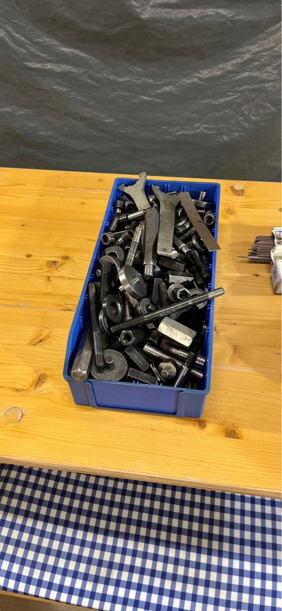 Tutti gli attrezzi: Werkzeugspann-Set m16 – Usato da Etzwilen venduto da alb_9vyb 1