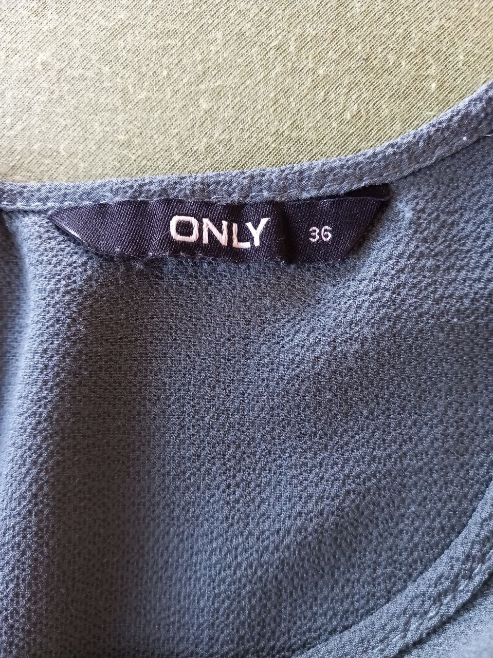 Only T-shirt: Haut vert ONLY Taille 36 – Usato da Faoug venduto da per_kp6r 2
