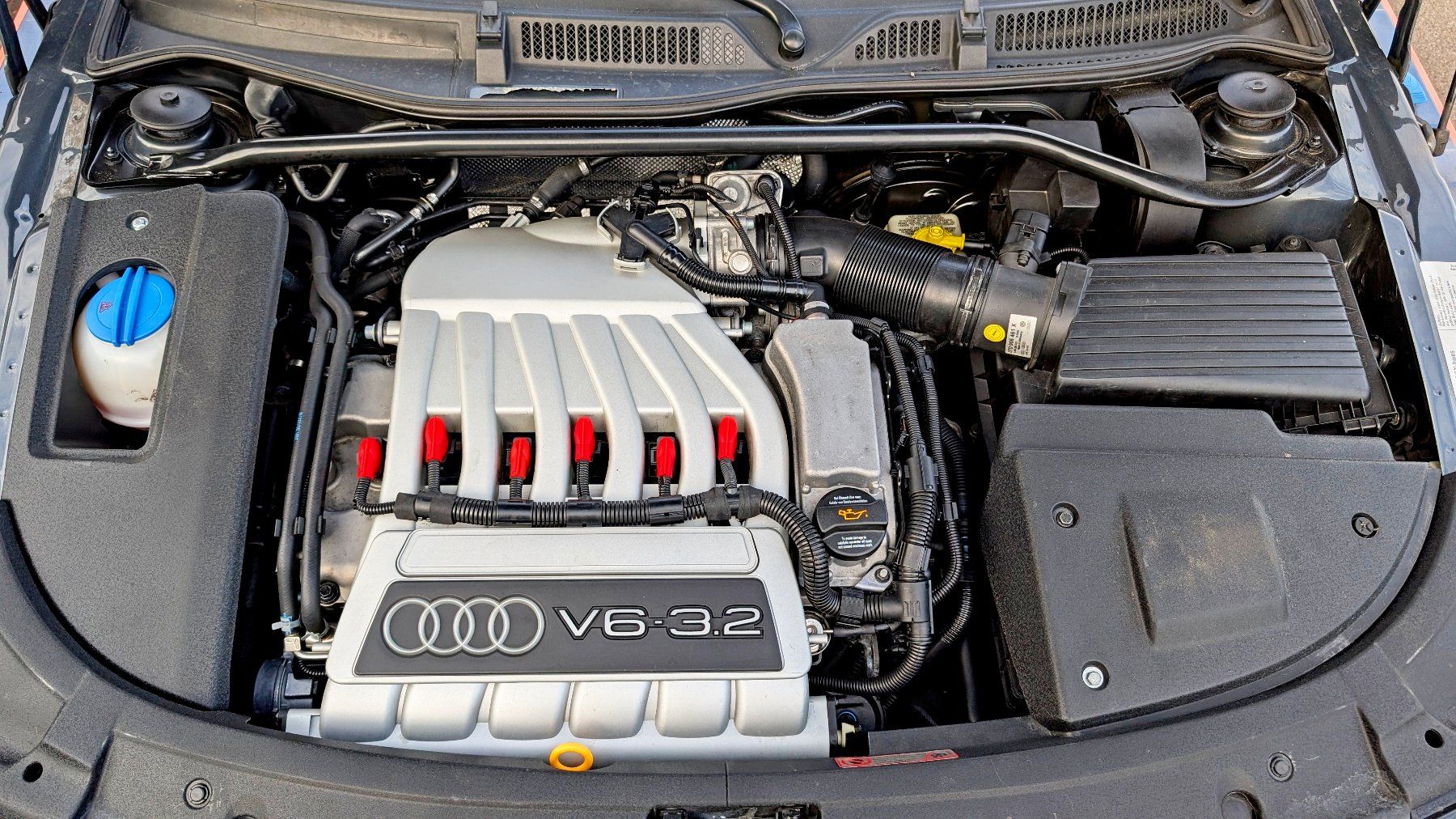 Audi Autos: Audi TT 3.2 VR6 Quattro (8N) - DSG - bitte lesen – Gebraucht aus Kastanienbaum von Twain0 3