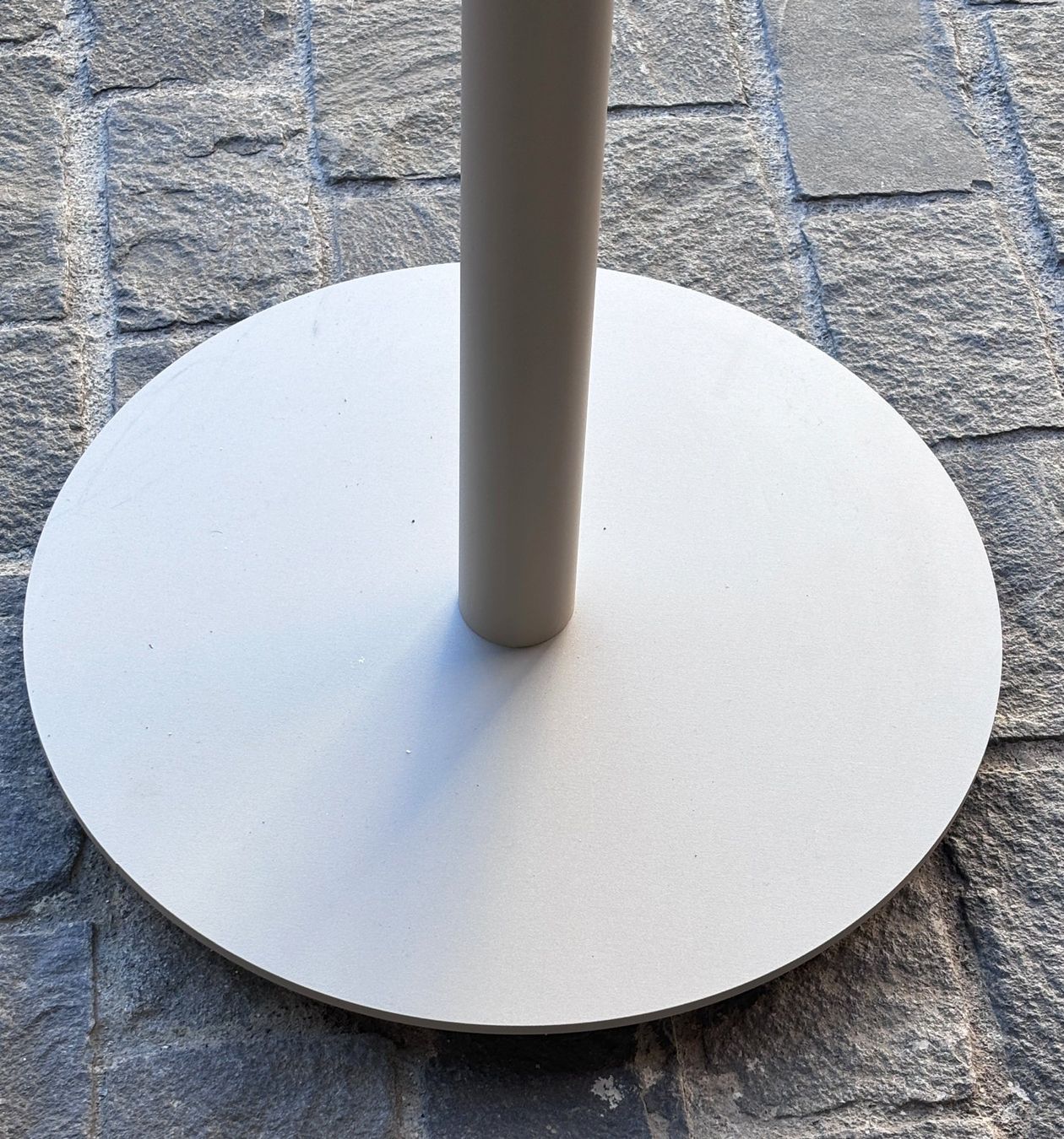 Tische: Tisch rund von emu – Neu (gemäss Beschreibung) aus Chur von elifornico 3