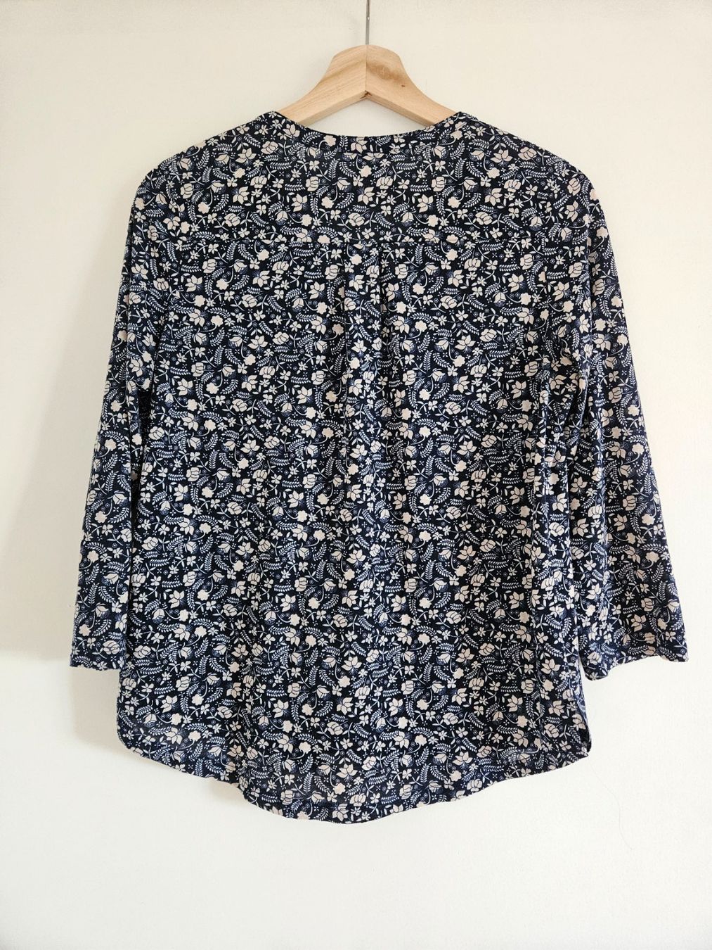 H&M Blusen: Wunderschöne Bluse mit Blumen Gr.S – Gebraucht aus Schaffhausen von sabrina915 3