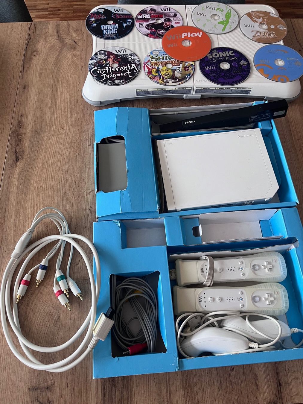 Nintendo Consoles: Nintendo Wii Set mit Balance Board – D'occasion à Zürich par simonvuille