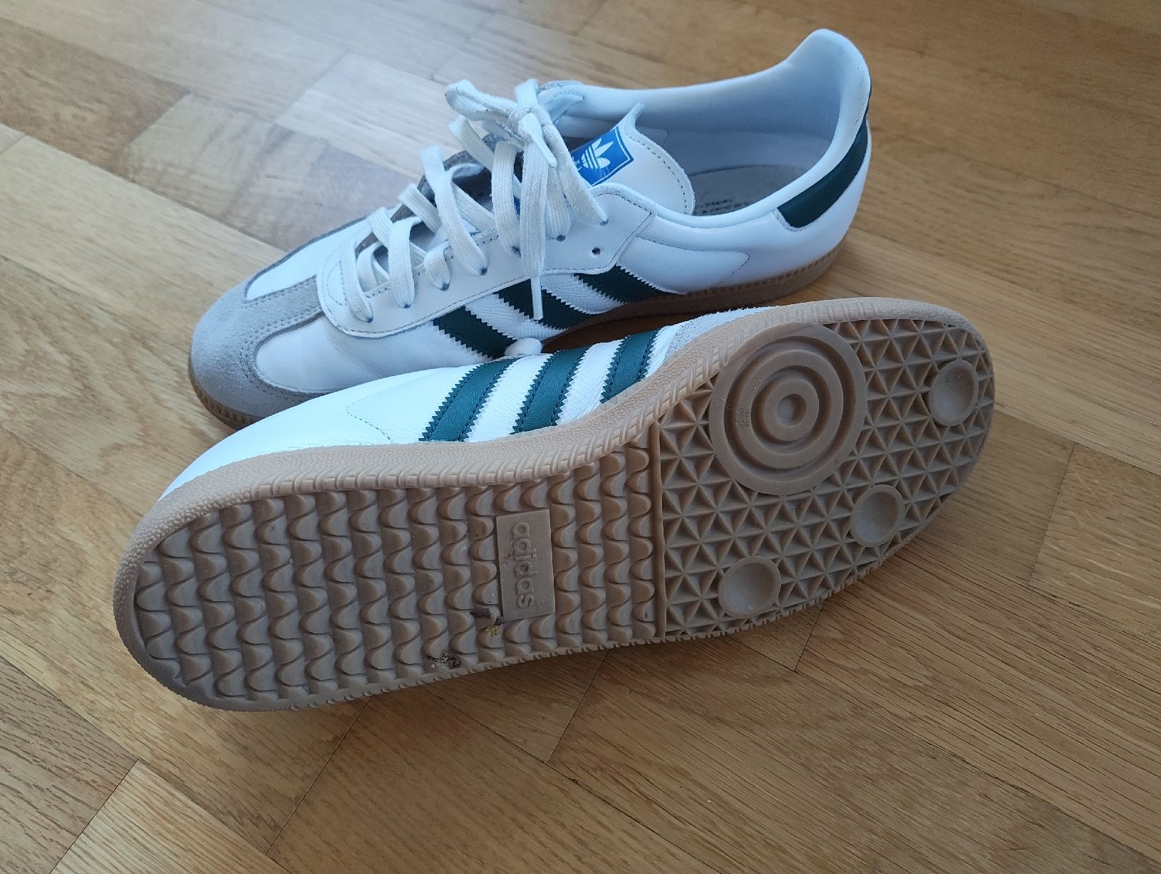 Adidas Herrenschuhe: Baskets Adidas Samba blanches et vertes taille 44 – Gebraucht aus Sion von Mizzaa 3