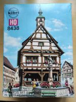 Rathhaus "Mühlheim" mit Brunnen, Bausatz von Kibri H0