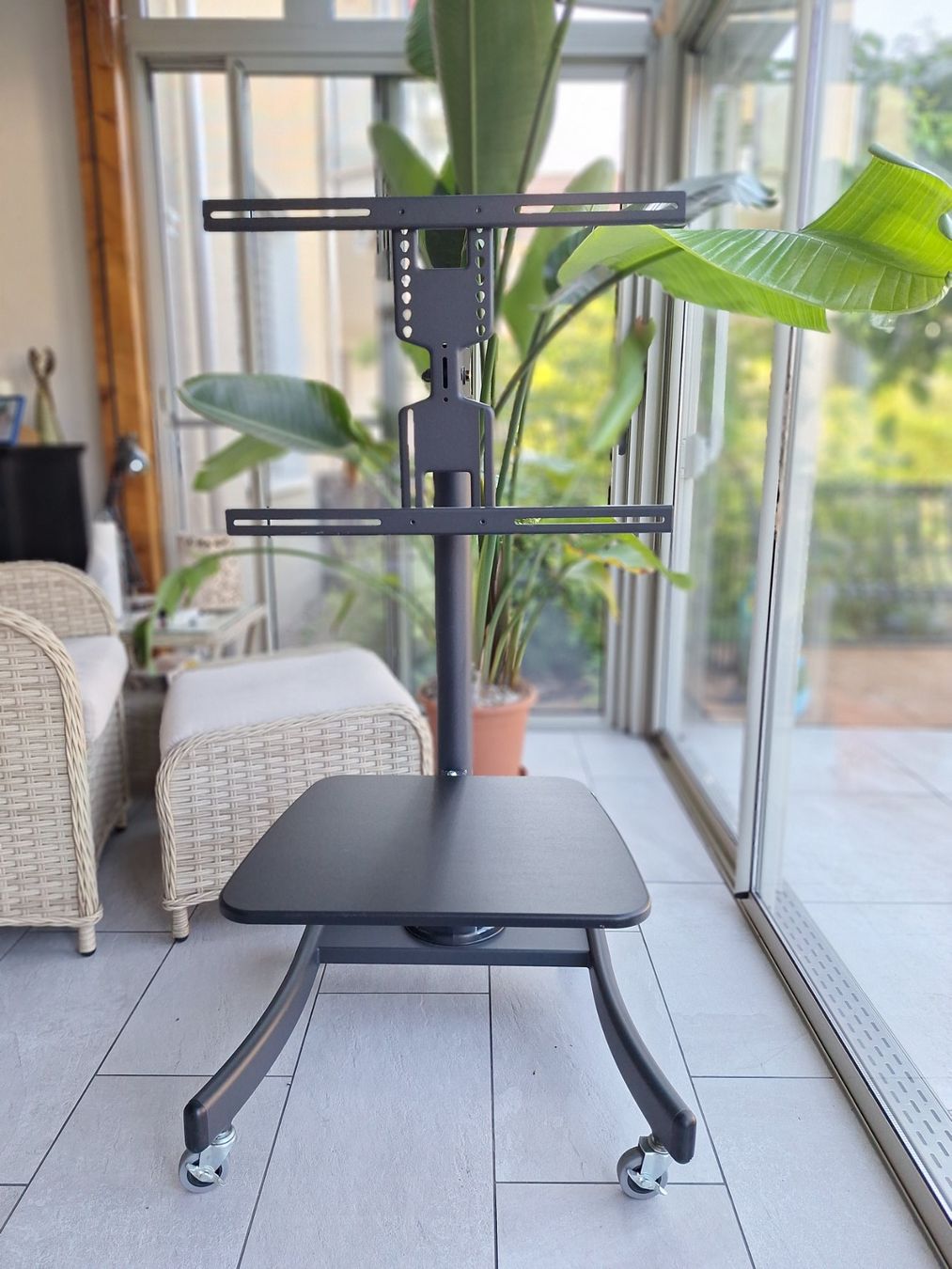 Fixations: Value TV-Rollständer(35 kg, 27" - 47") – D'occasion à Bremgarten AG par u17161ge