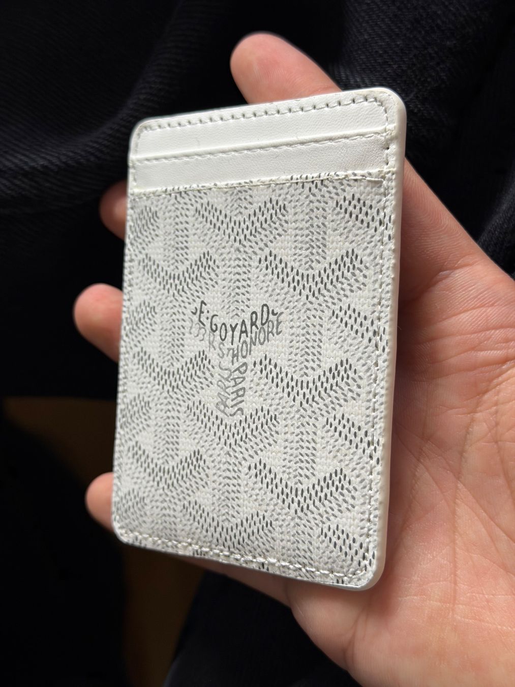Apple Cover & Protezioni schermo: MagSafe Wallet White – Usato da Chur venduto da Madeys 2