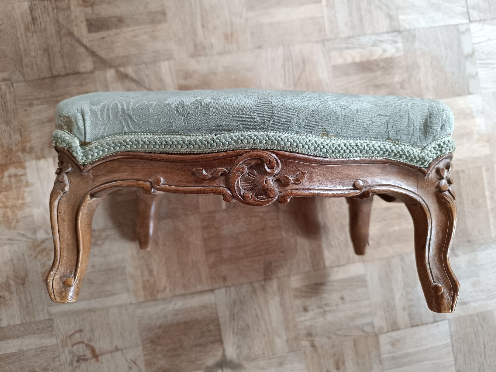 Articoli in legno: Repose-pied style Louis XV – Usato da Cossonay-Ville venduto da Aryann34 3
