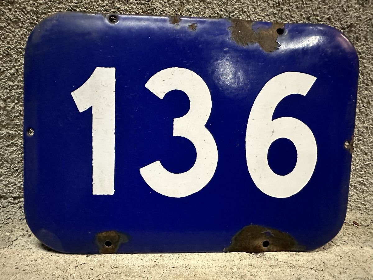 Schilder: Hausnummer 136 – Gebraucht aus Reinach AG von rares75